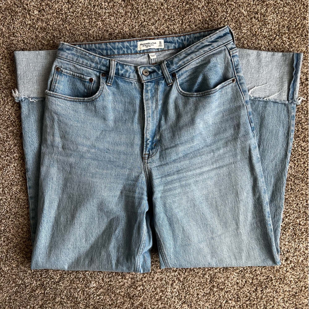 Abercrombie & Fitch Cuffed Jean - Picture 2 of 3